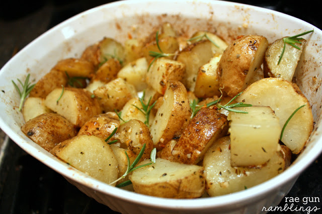 Recipe Faster Garlic Rosemary Roasted Potatoes Rae Gun Ramblings   Rosemary Potatoes Roasted 002s 