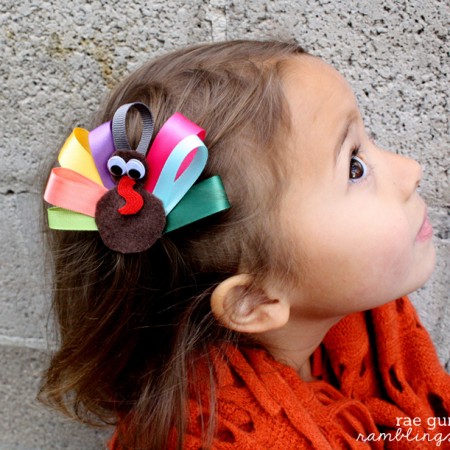 Make your own simple ribbon turkey hair clip tutorial at Rae Gun Ramblings #turkeytablescapes