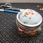 Cute easy girlfriend gift idea. Mason Jar pin cushion. Tutorial at Rae Gun Ramblings